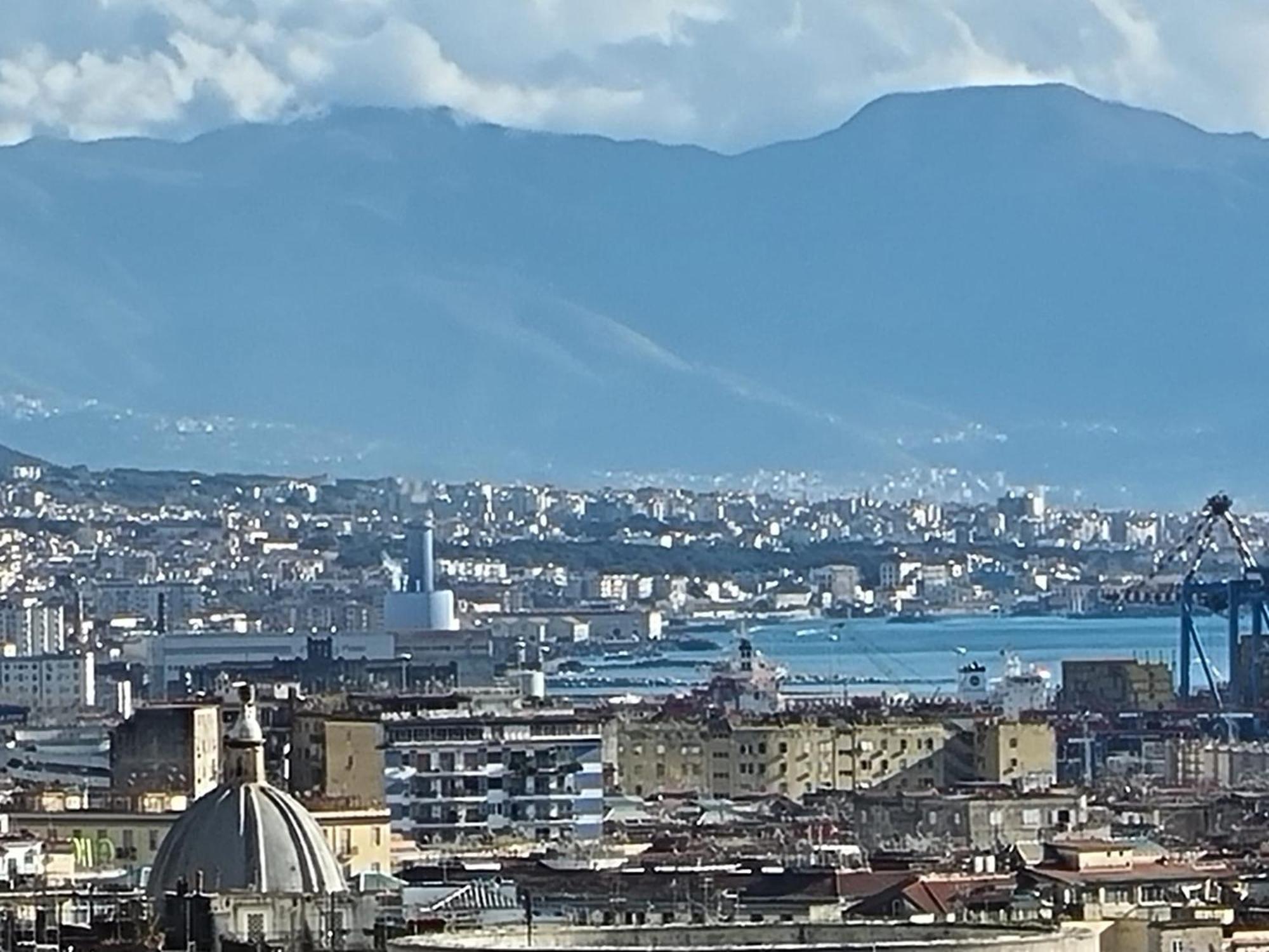 Niluna Napoli Esterno foto