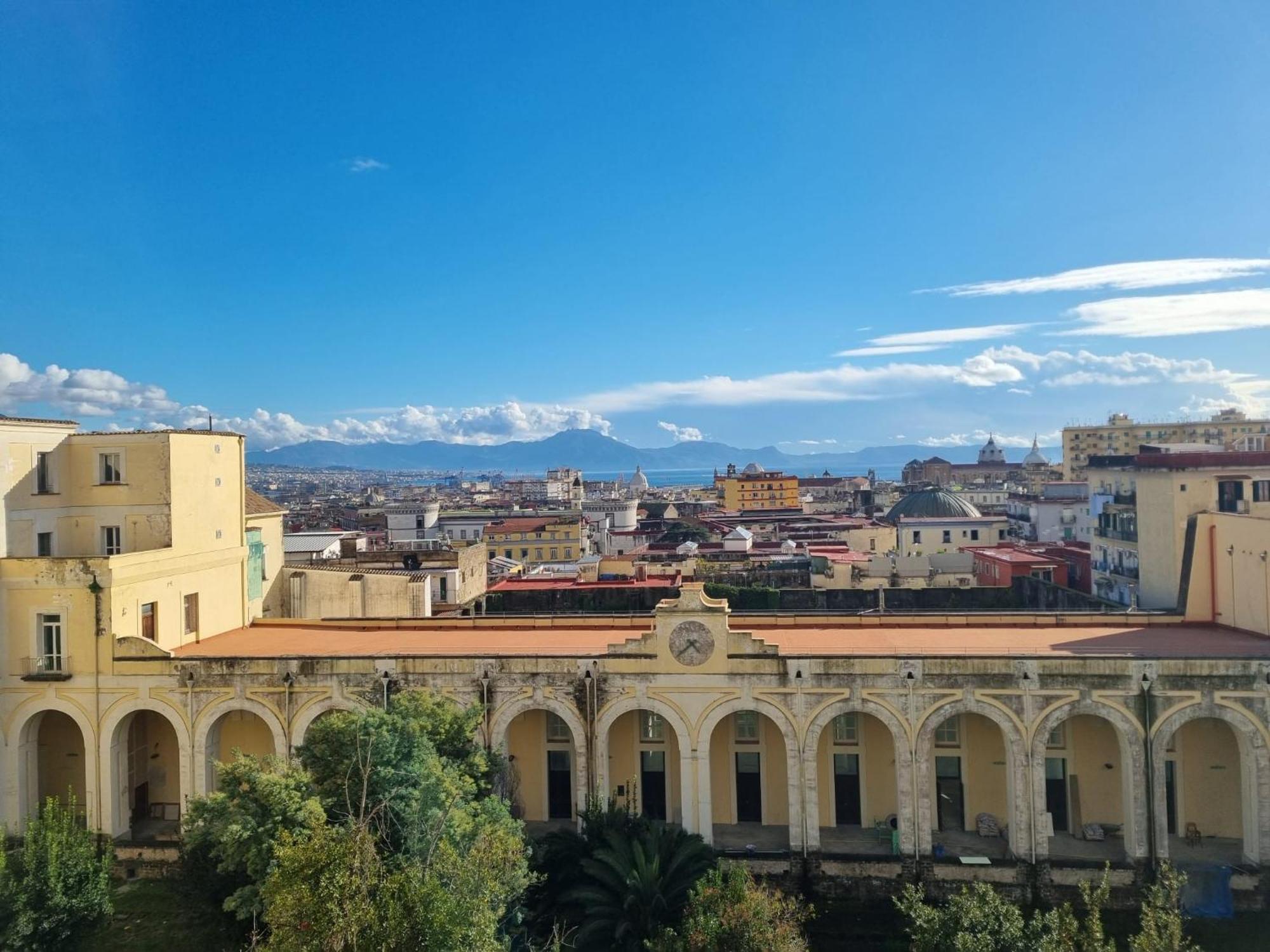 Niluna Napoli Esterno foto