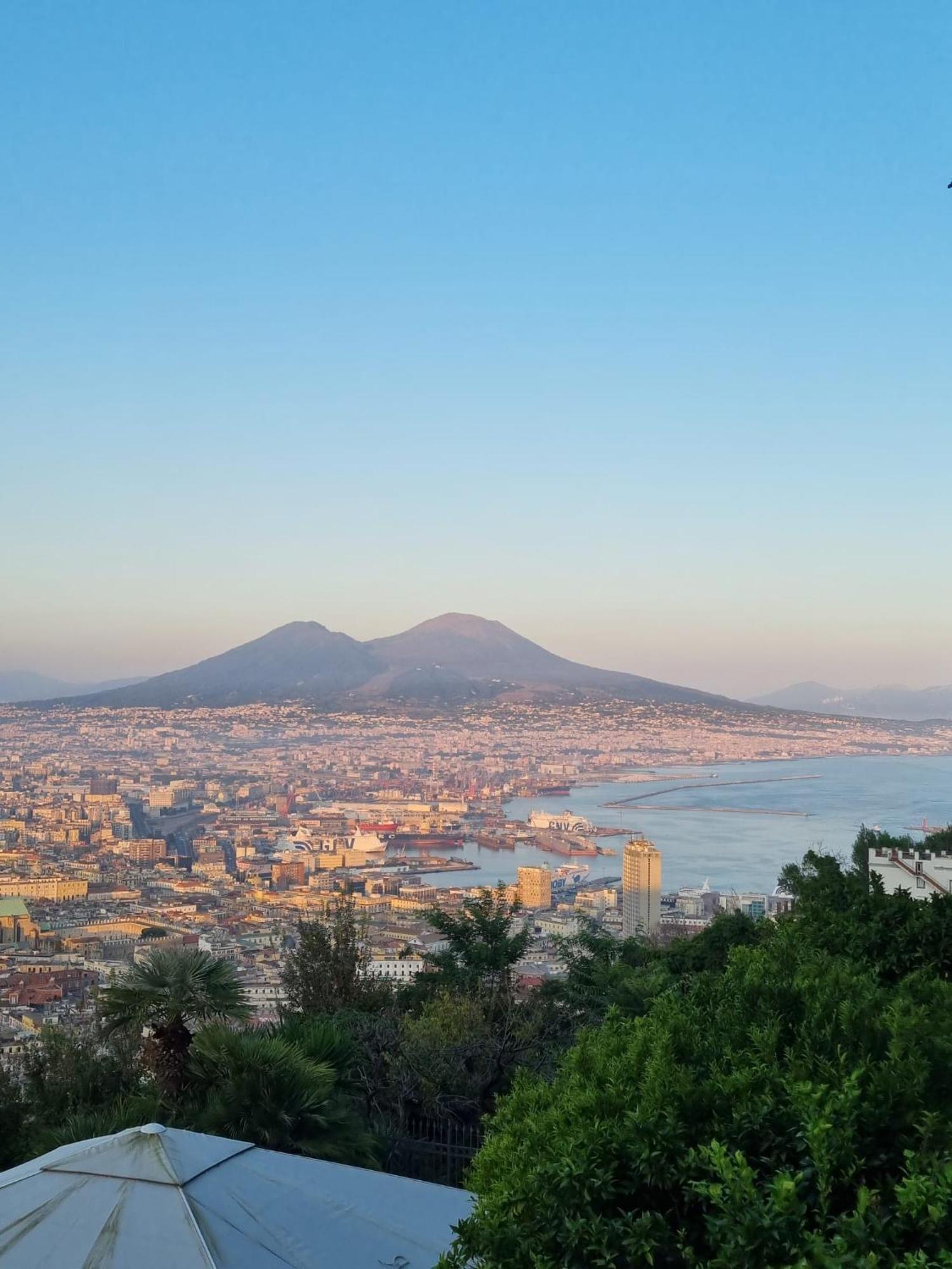 Niluna Napoli Esterno foto